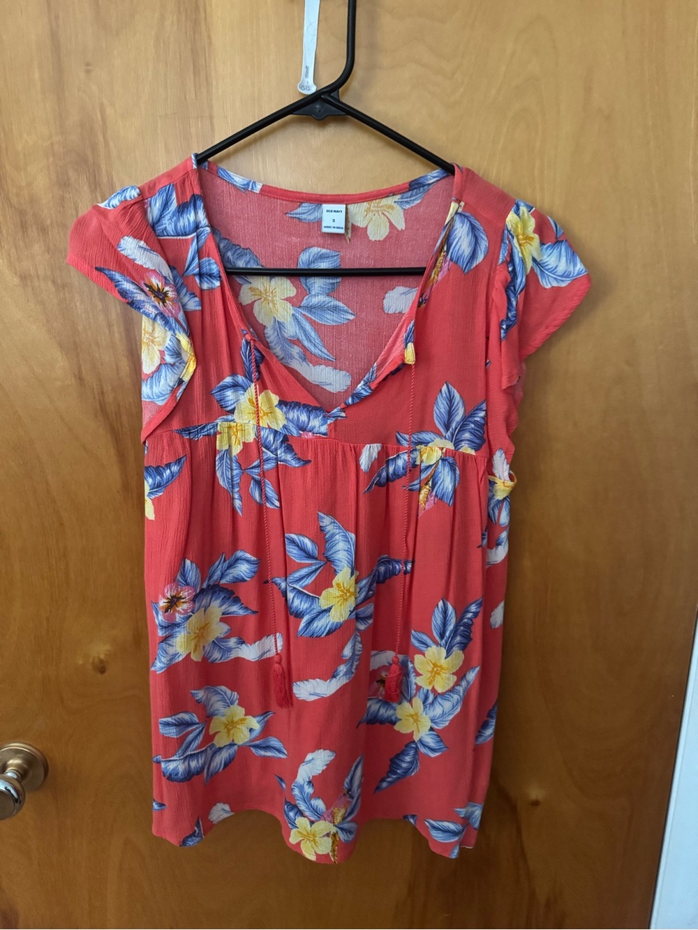 Old Navy Coral Floral V-Neck Tie-Front Tunic